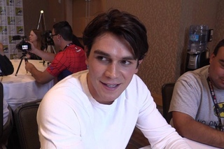 Comic Uno SDCC 2016: Riverdale KJ Apa Interview (Archie)