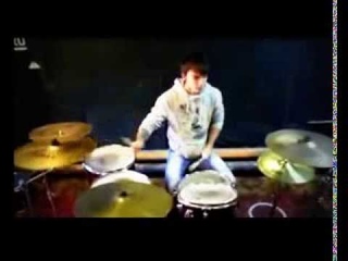 Attila - middle fingers up!!!