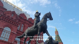 Walking to the Red Square and Kremlin in Moscow