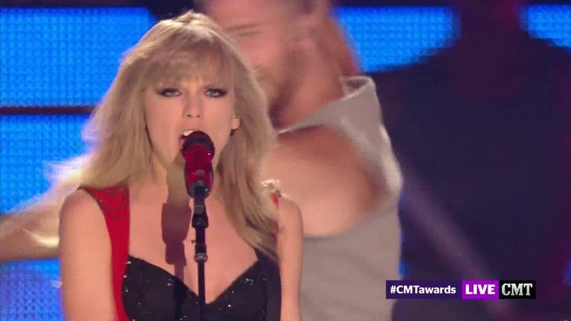Taylor Swift CMT Music Awards 2013
