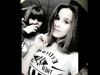 кончиками пальцев