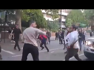 🏴󠁧󠁢󠁥󠁮󠁧󠁿 Мирные протесты наконец-то, добрались и до Англии. Бывает...