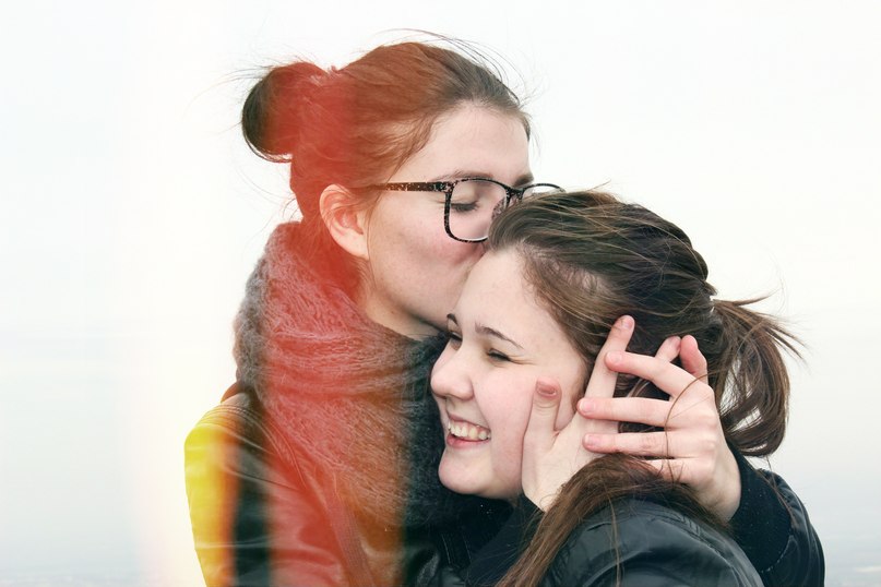 Elizabeth Gross • | Тель-Авив