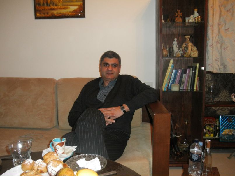 Vardan Dolashyan | London