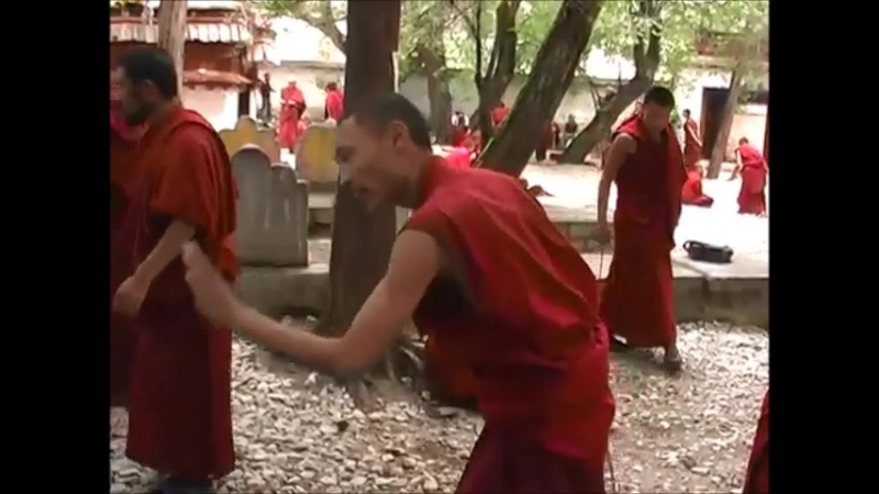 Диспуты монахов в монастыре