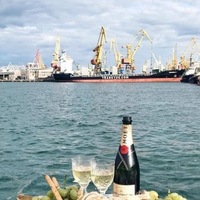 Алкоголики