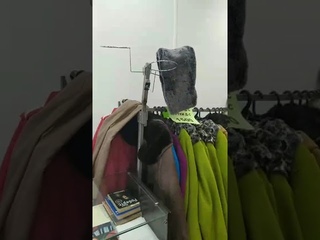 Продаю дешево целиком магазин пальто, курток. Помещение в аренде.