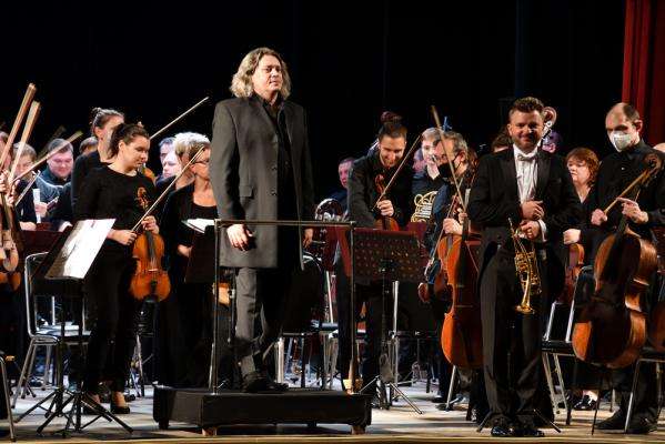 Симфонич оркестр. Rockestralive rammstein. Тульская филармония симфонический оркестр. Тула симфонический концерт. Тула симфонический концерт.