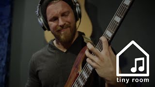 Find Spirit Fingers ( Tiny Room Live