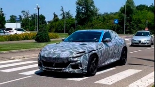 FERRARI PUROSANGUE SPYED ON THE ROAD - INSANE V12 SOUND