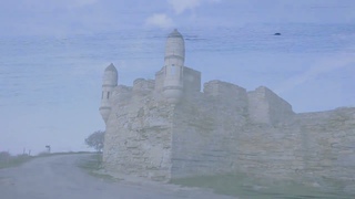 Дельфины парад -под турецкой крепостью Ени-Кале. Саетлое Воскресенье ! С Праздником !